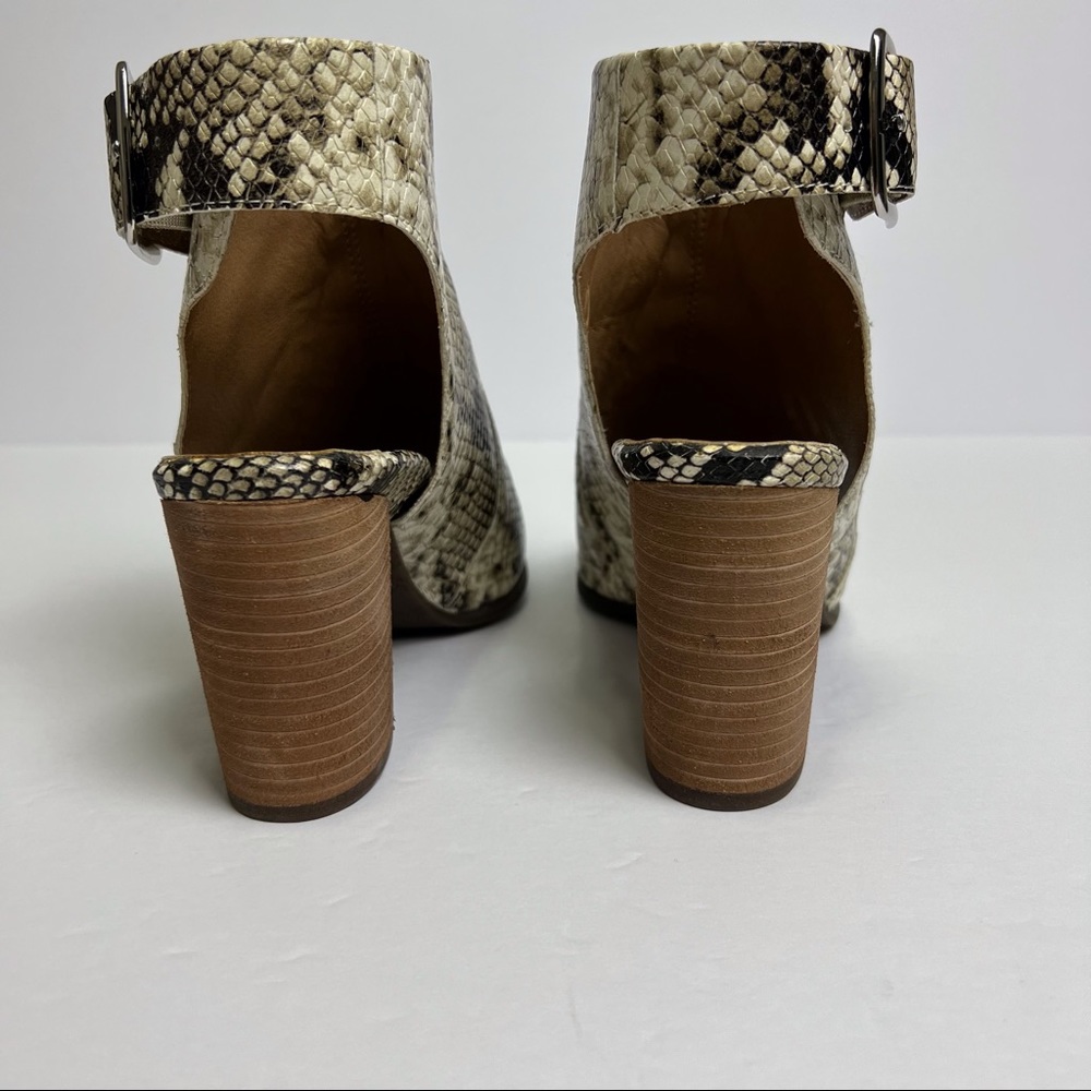 Vionic Snake Print Open Toe Heeled Sandal Size 8 … - image 4